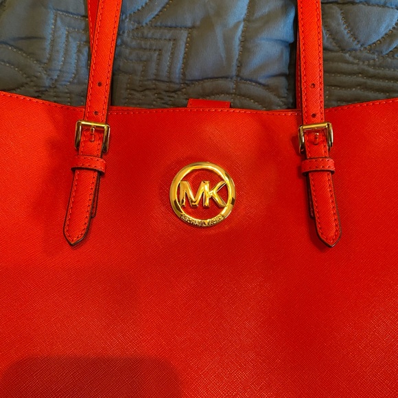 SALE! Michael Kors Jet Set large Travel Tote - Mandarin Leather - Picture 3 of 14